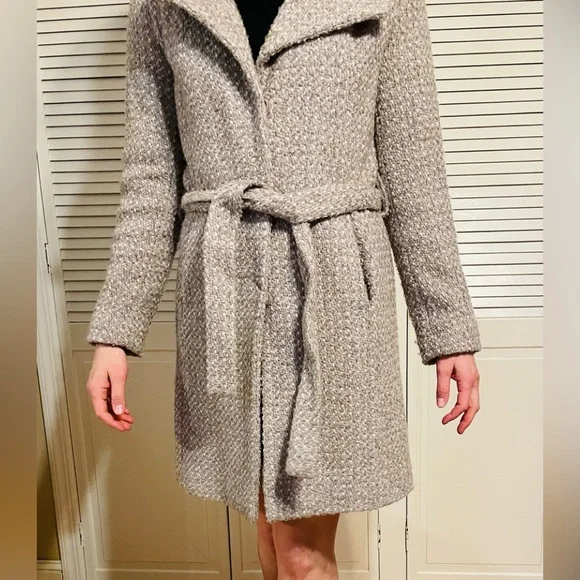 Tahari wool coat - Picture 1 of 3